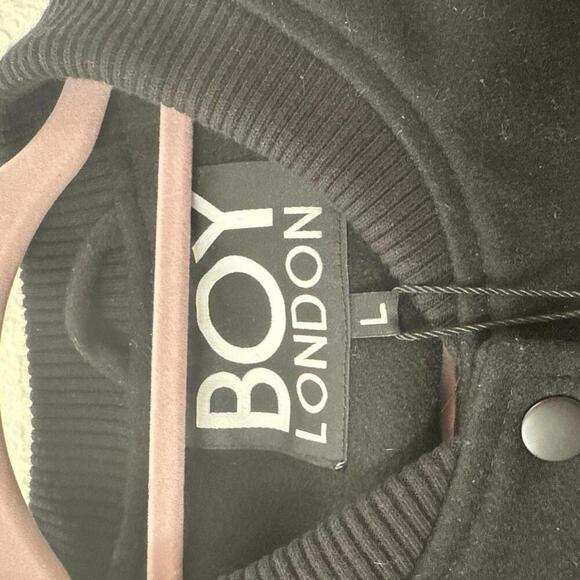 NWT UNISEX BOY London Black and White Varsity Cropped Jacket Size Large - Picture 6 of 7